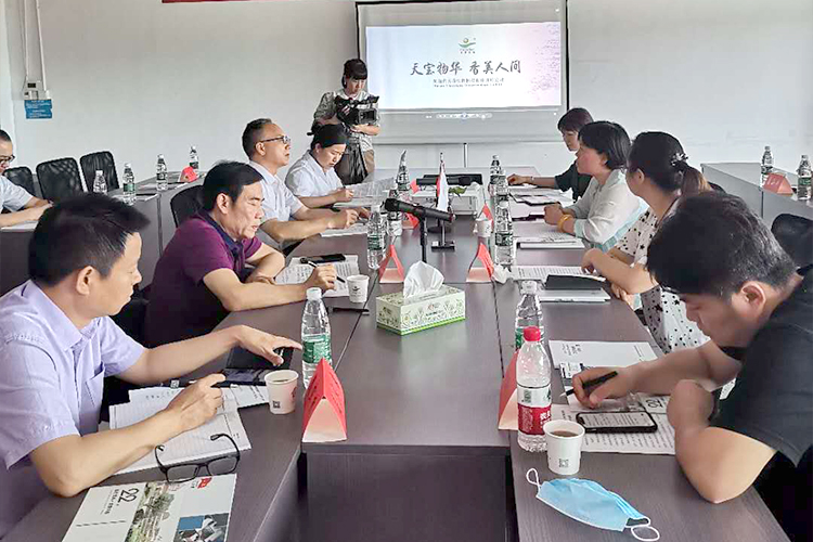 湖南中醫(yī)藥大學專家團隊到天香生物洽談產(chǎn)學研合作