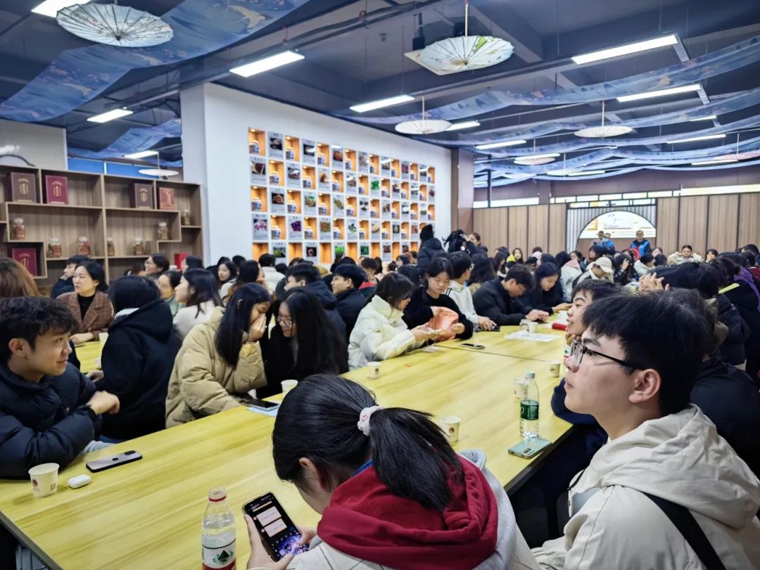 “邵陽(yáng)學(xué)院第十九期青馬工程戶外素質(zhì)拓展課”活動(dòng)在湖南天香生物大健康產(chǎn)業(yè)園圓滿舉行